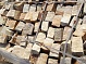 Брусчатка из песчаника колотая 5-6см  цвет: желто-рыжый